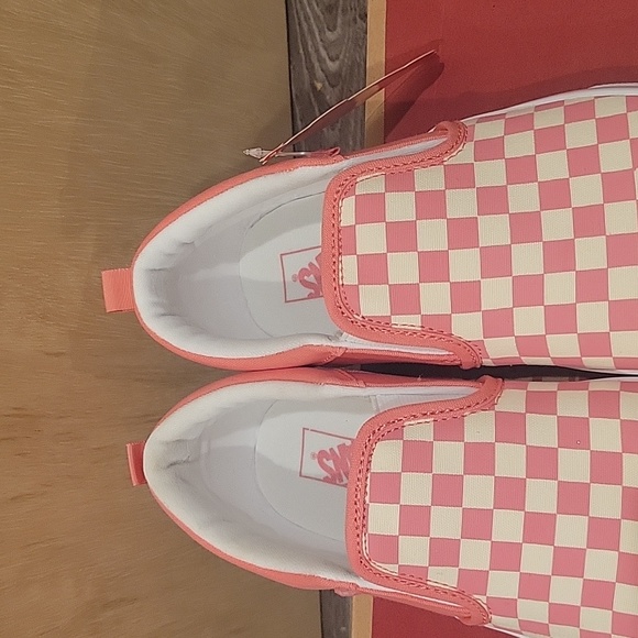 Vans - Picture 6 of 9